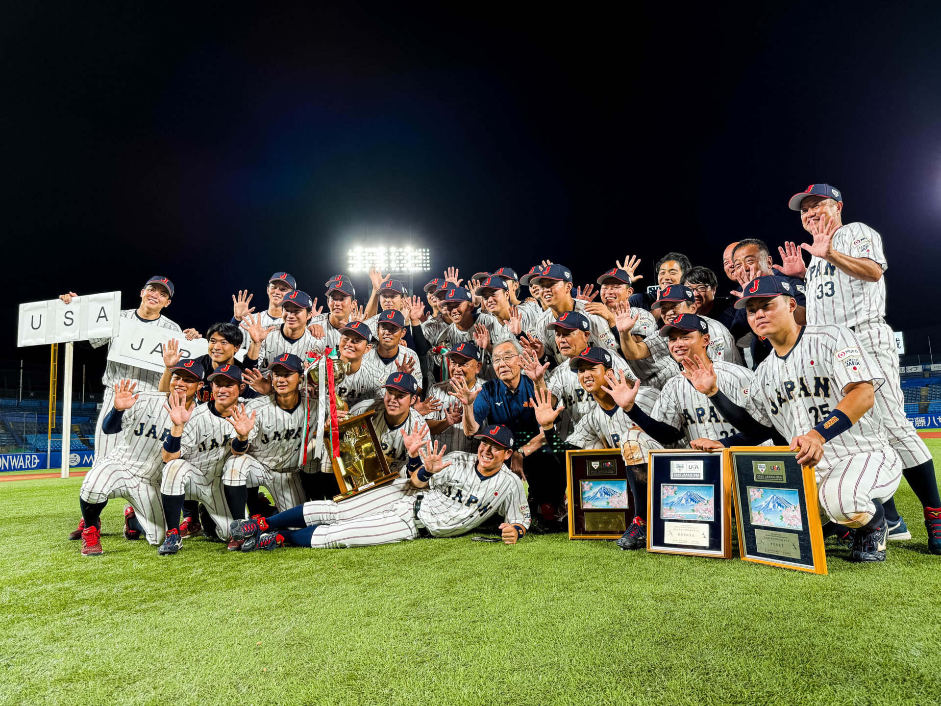 侍ジャパン、21年ぶりの完全優勝。覚醒したアメリカ代表に薄氷の勝利